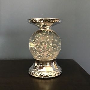 Bath and body works WATER GLOBE SNOWFLAKE PEDESTAL 3-Wick Candle Holder